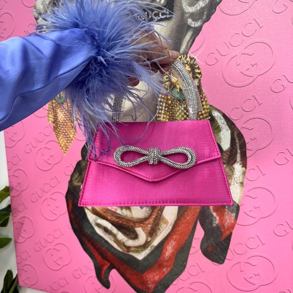Chic Pink Mini Bag with Gold Bow - Picture 4 of 8